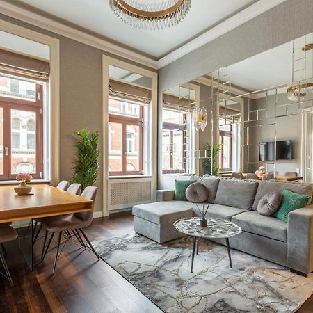 Luxury Apartment With Balcony Next To The New York Cafe Budapest Exterior photo