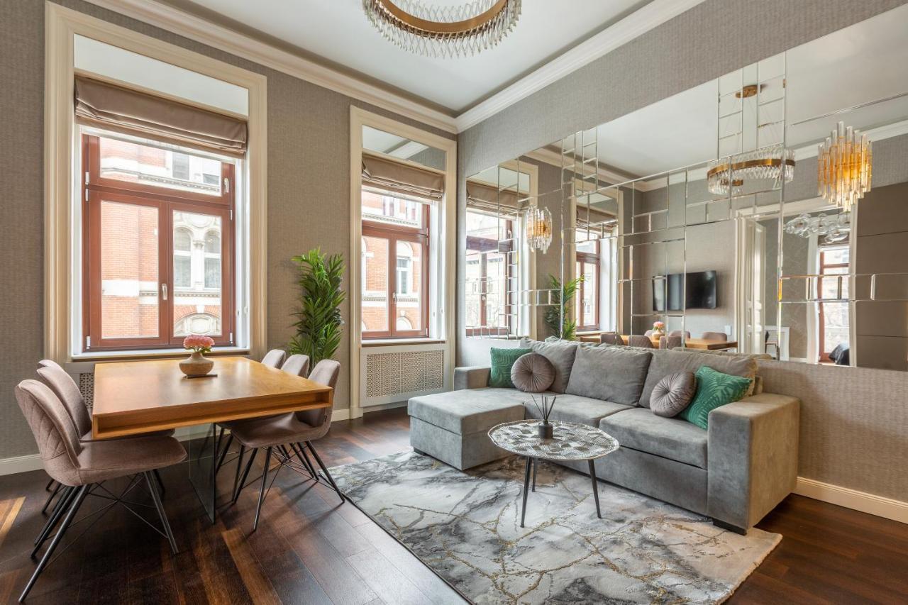 Luxury Apartment With Balcony Next To The New York Cafe Budapest Exterior photo