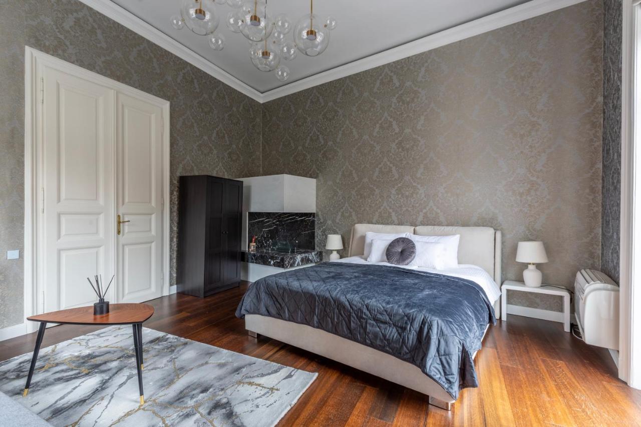 Luxury Apartment With Balcony Next To The New York Cafe Budapest Exterior photo