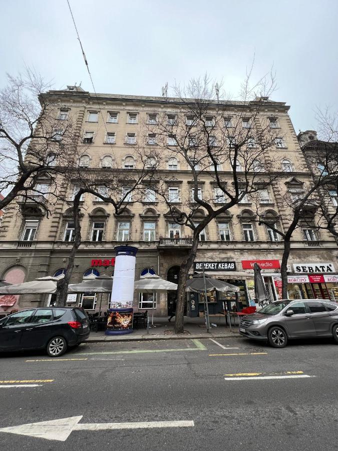 Luxury Apartment With Balcony Next To The New York Cafe Budapest Exterior photo